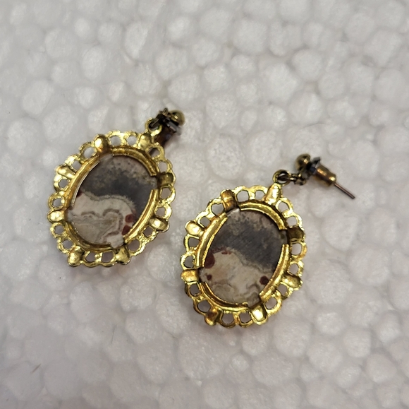 Gold tone and natural stone cabochons necklace and earrings set - Picture 5 of 5